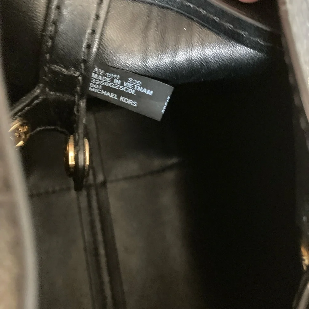 Michael Kors mercer gallery convertible small bucket bag - Picture 5 of 16